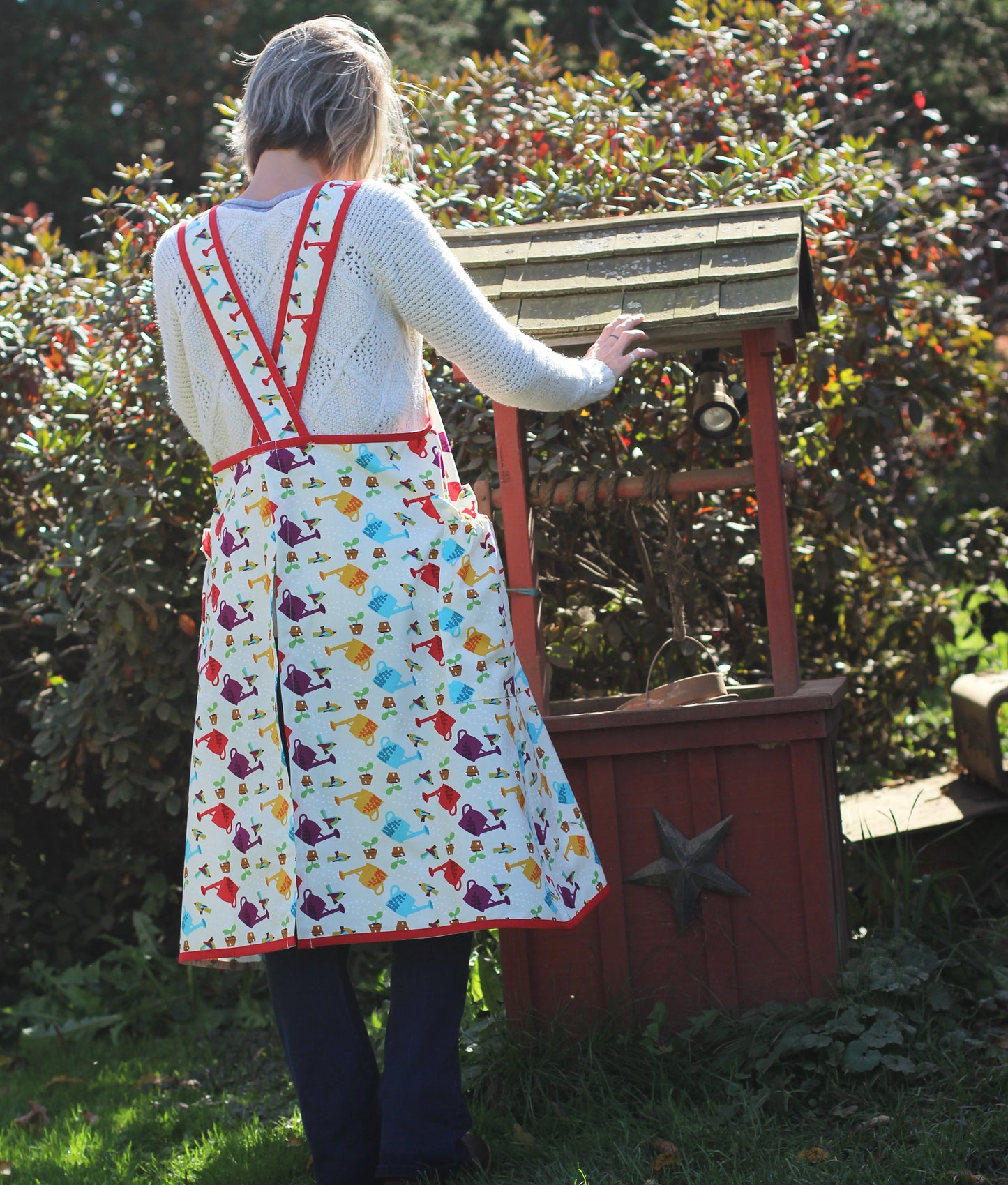 XS-5X No Tie Apron in Watering Cans