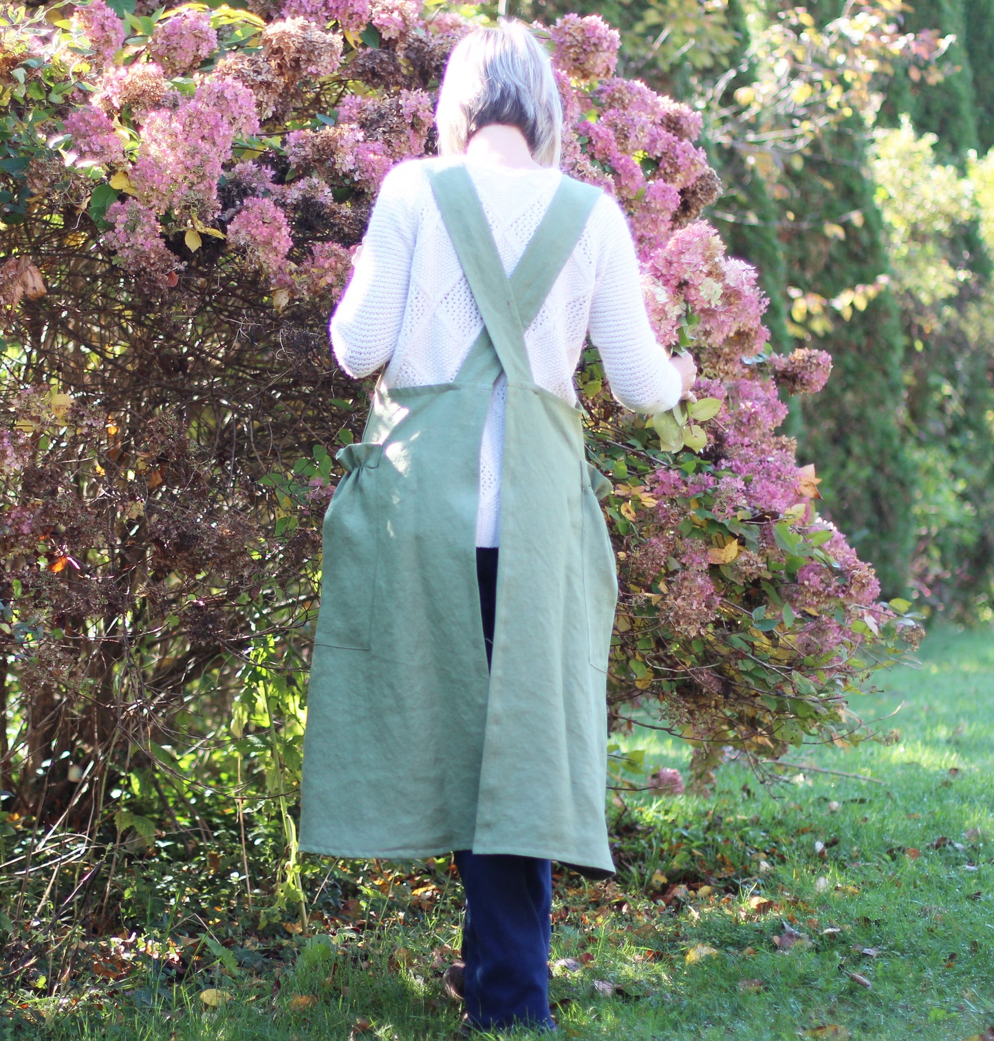 XS-5X No Tie Crossback Apron in Sage 100% Flax Linen