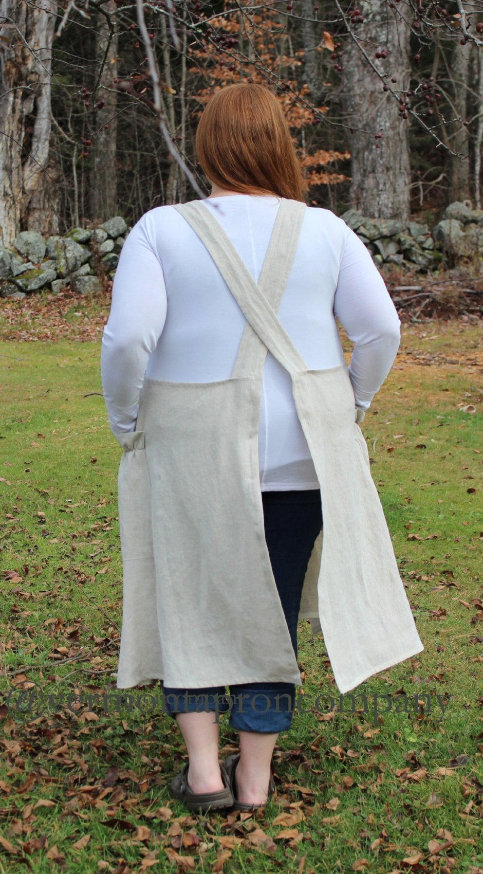 Linen cross back apron. Short harvest apron with braces